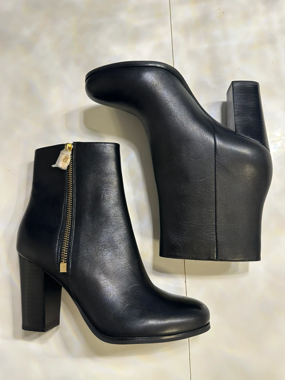 New Michael Kors Black Ankle Boots Size 6M - photo 2
