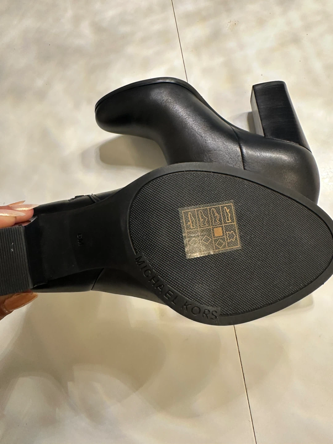 New Michael Kors Black Ankle Boots Size 6M - photo 3
