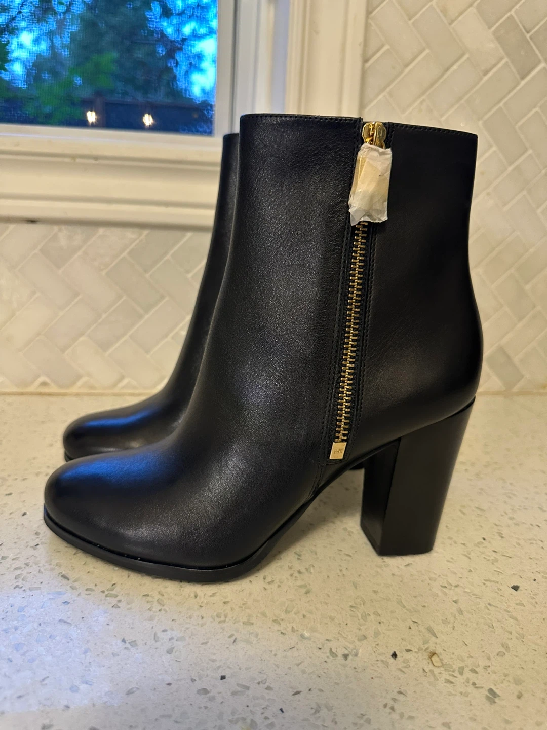 New Michael Kors Black Ankle Boots Size 6M - photo 5