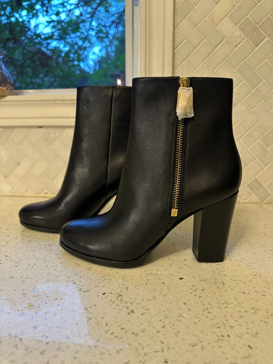 New Michael Kors Black Ankle Boots Size 6M - photo 4