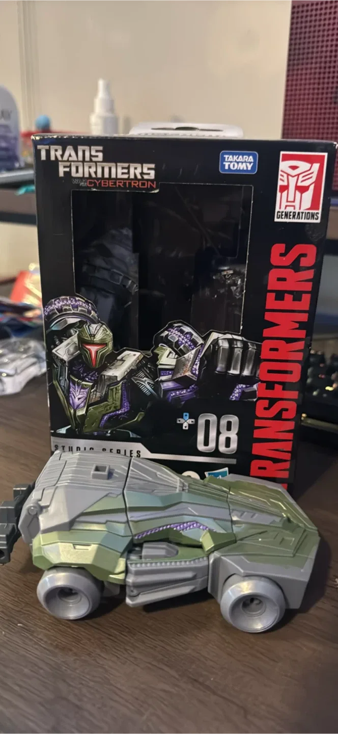 Transformers War for Cybertron Studio Series 08