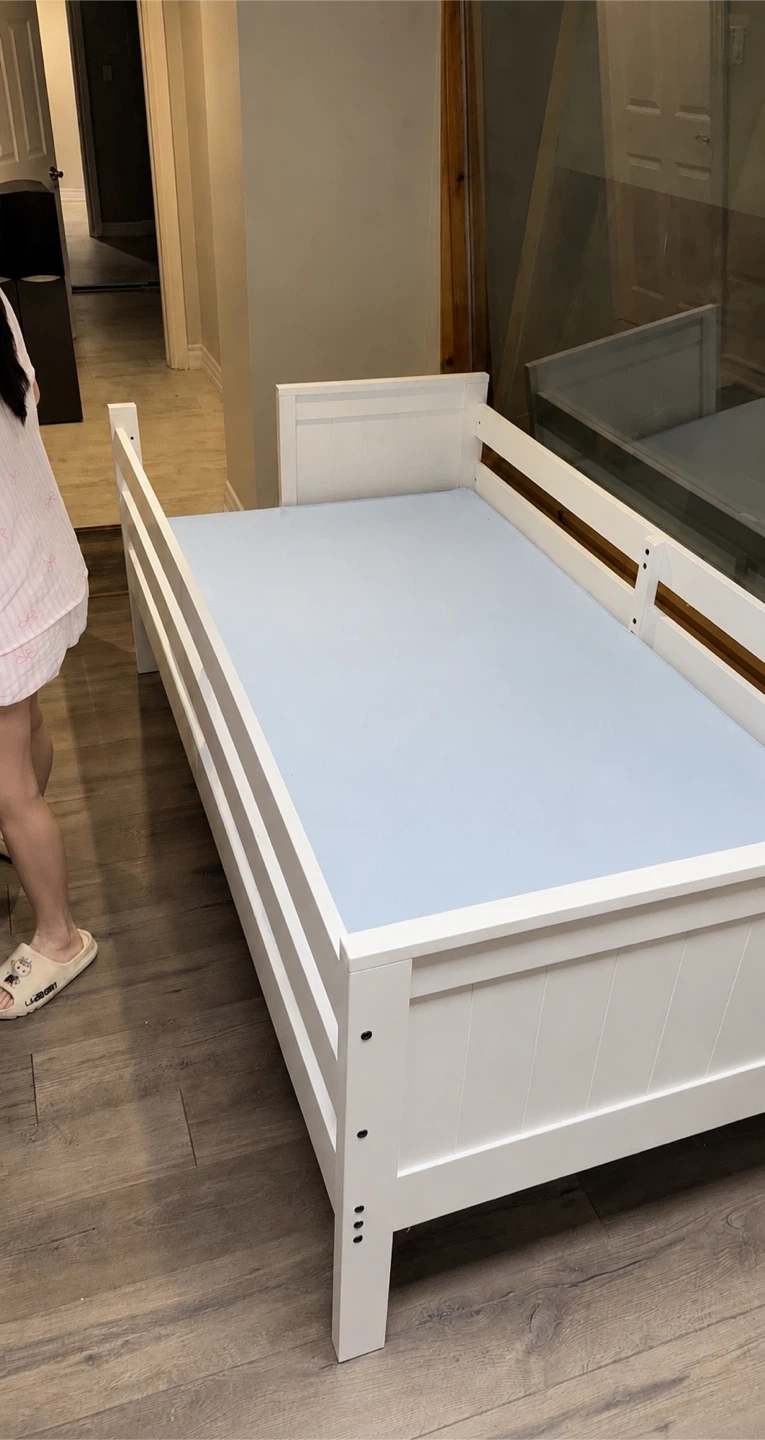 White Toddler Bed (DISASSEMBLED)