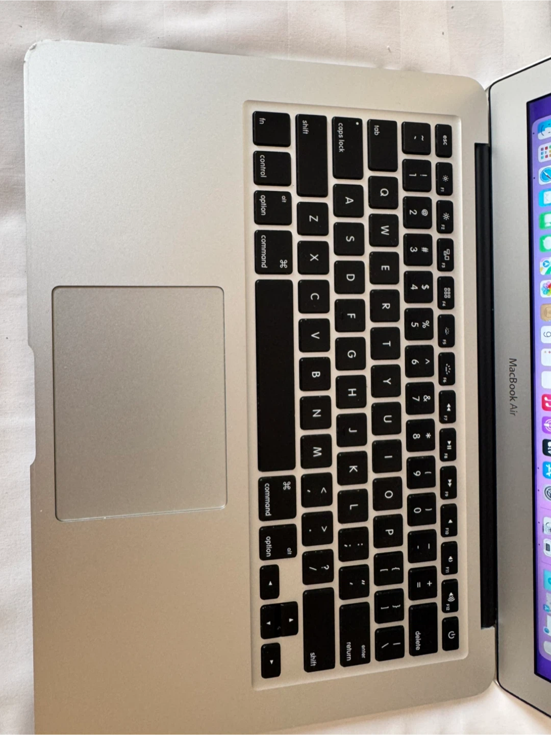 Apple MacBook Air 13-inch (MacBookAir7,2) - photo 3