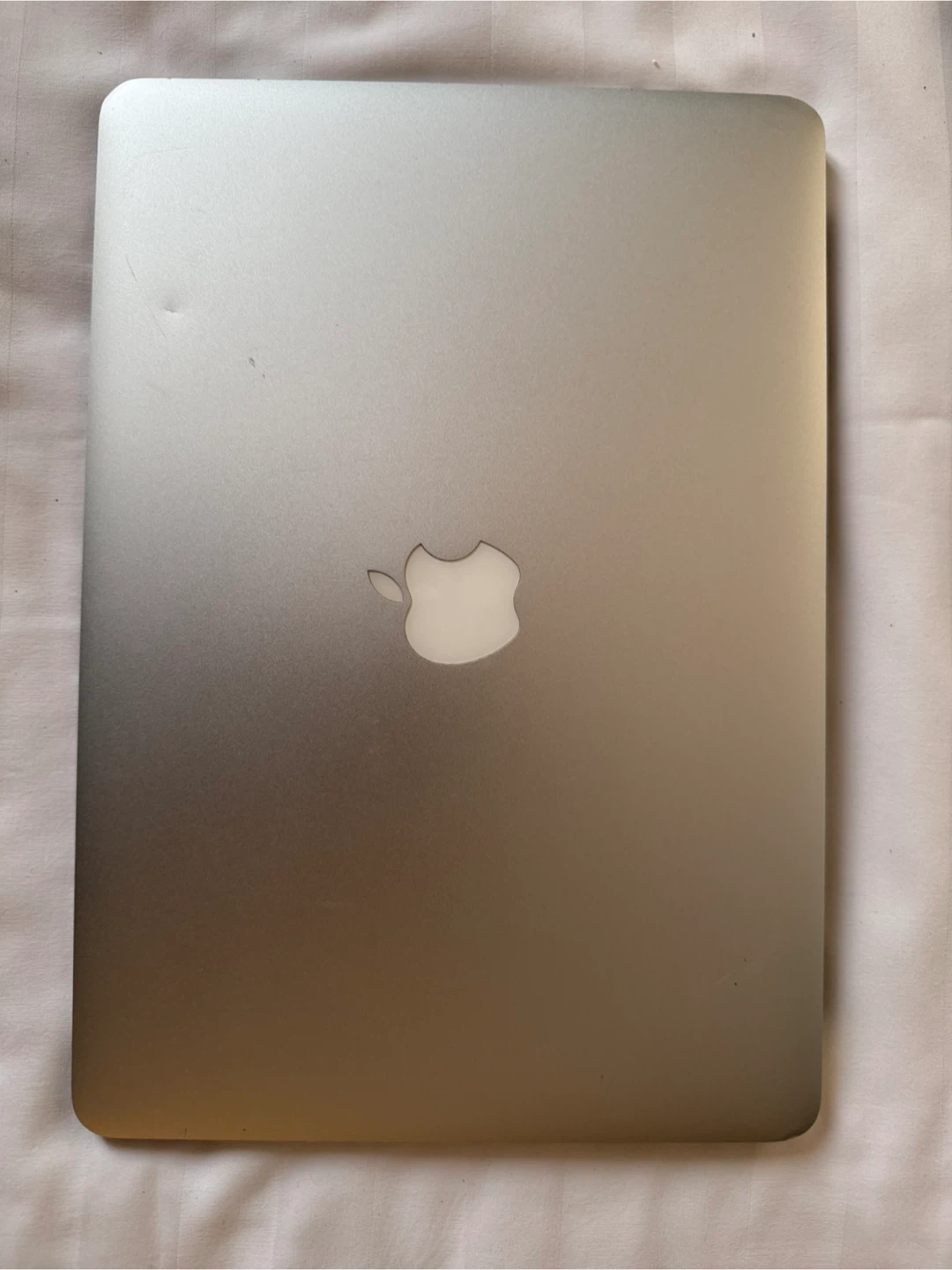 Apple MacBook Air 13-inch (MacBookAir7,2) - photo 4