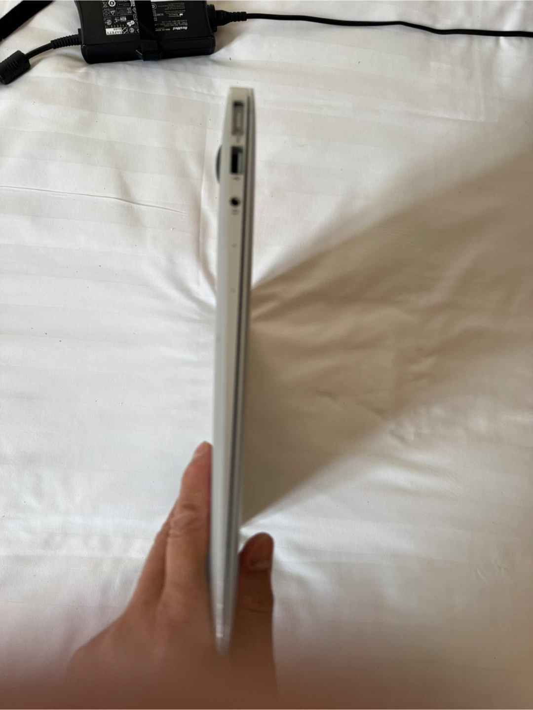 Apple MacBook Air 13-inch (MacBookAir7,2) - photo 5