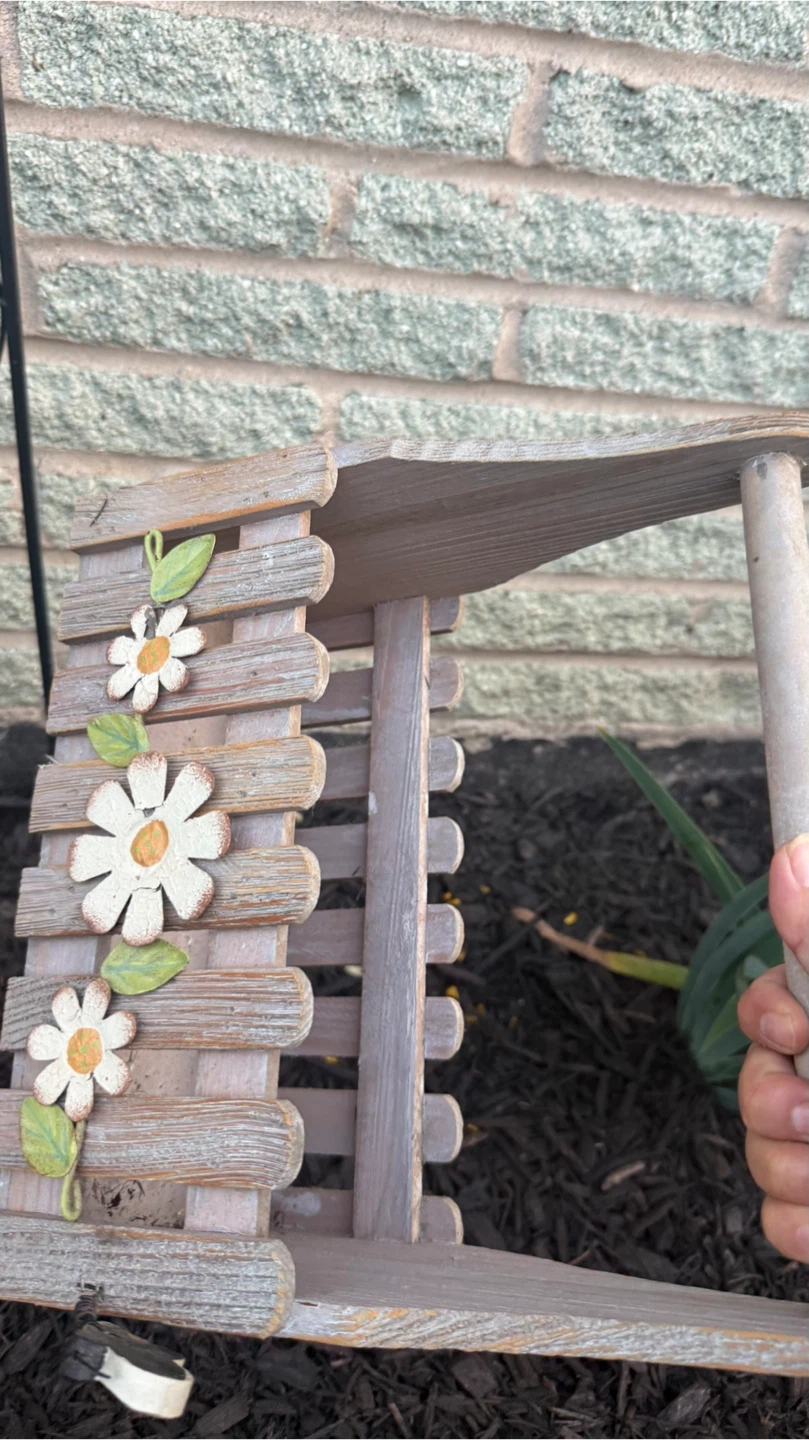 Rustic Decorative Wooden Caddy with Daisy and Bee Accents - photo 3