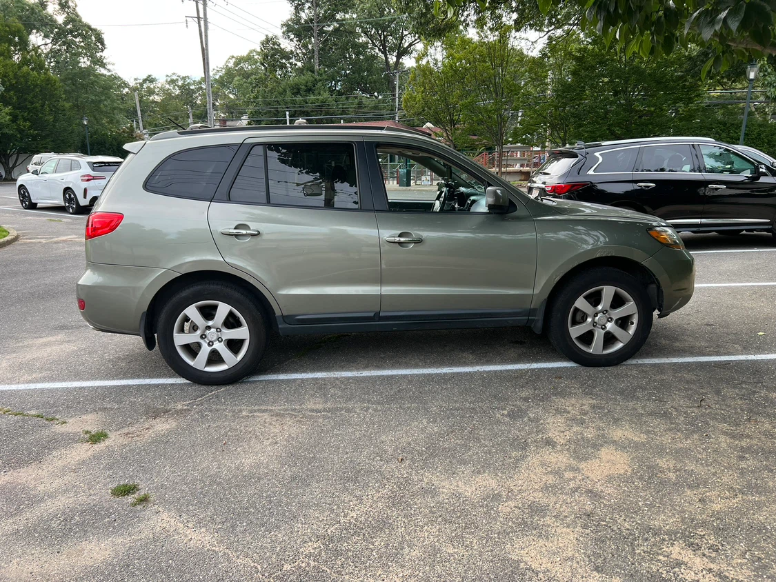 2009 Hyundai Santa Fe Limited edition 1 Owner! - photo 2