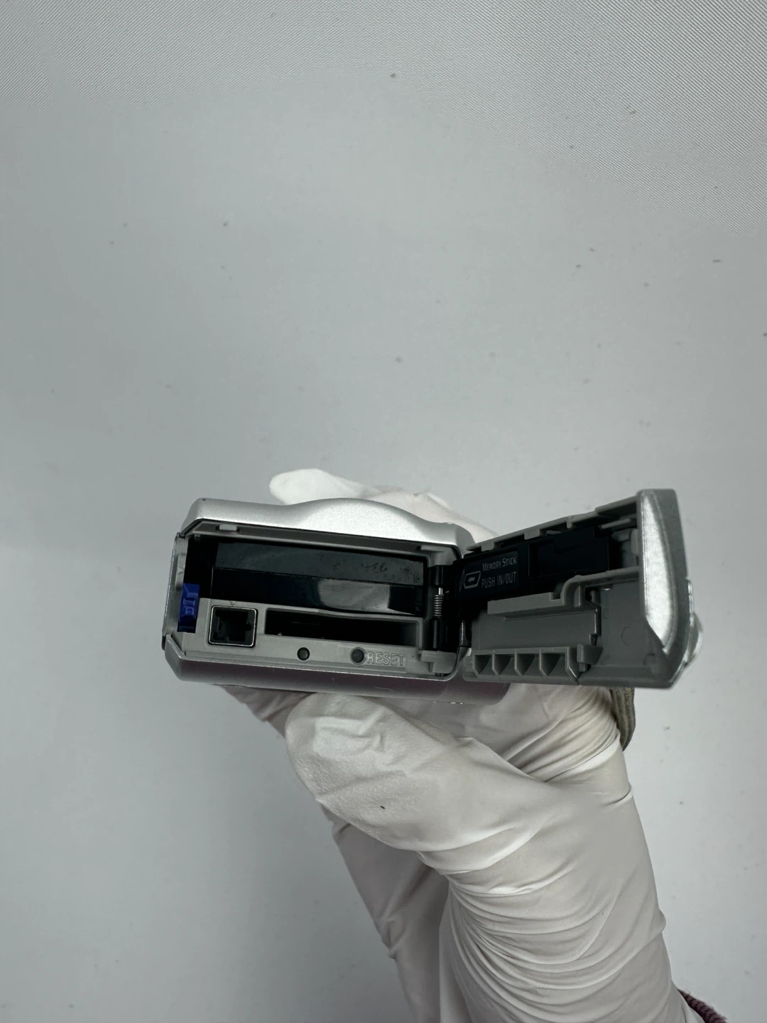 Sony Cyber-shot DSC-P200 Digital Camera FOR PARTS - photo 4