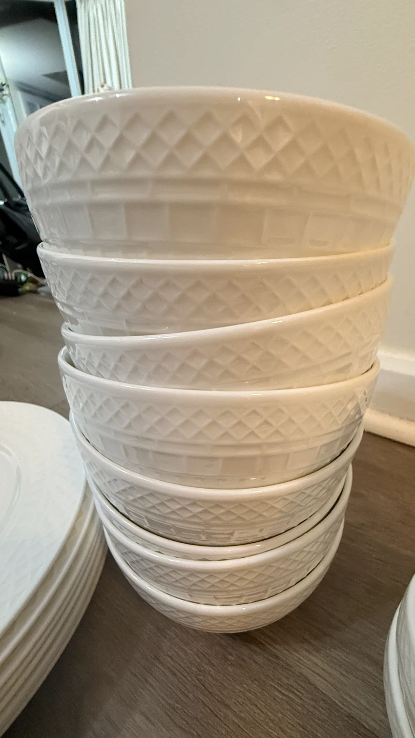 White Textured Dinnerware Set for 8 people - photo 2