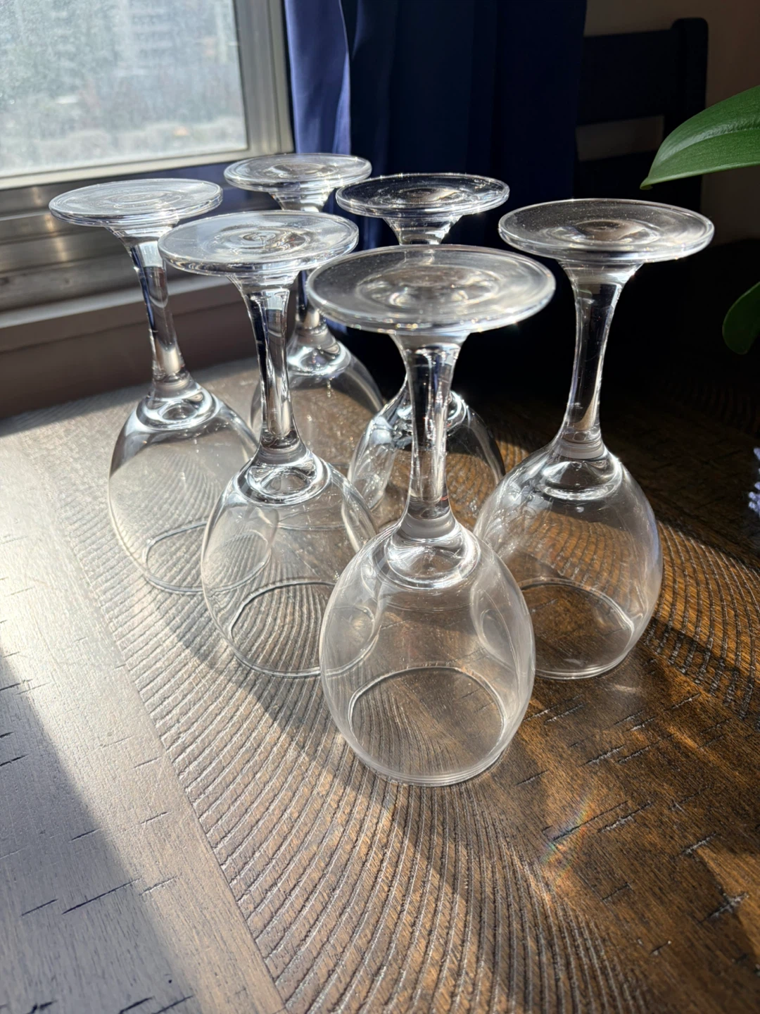 Set of 6 Clear Wine Glasses