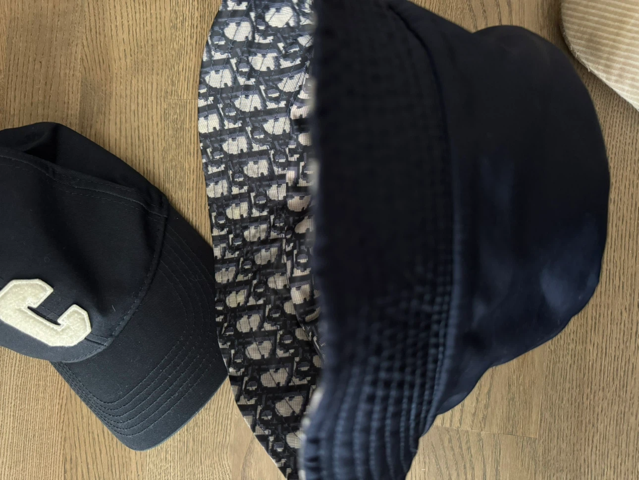 Christian Dior Reversible Bucket Hat - photo 2