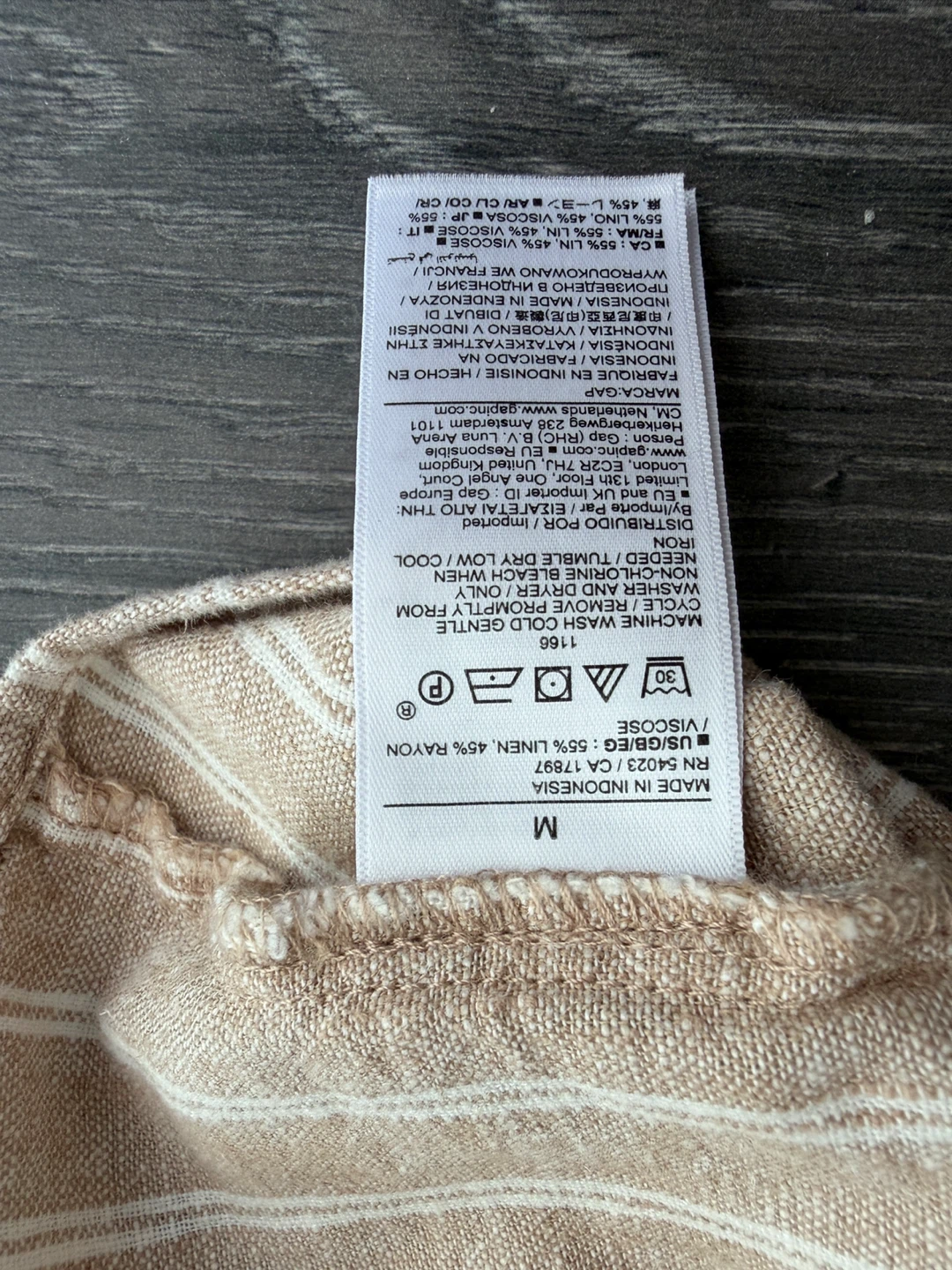 Gap Women’s Shirt - Size Medium - photo 4