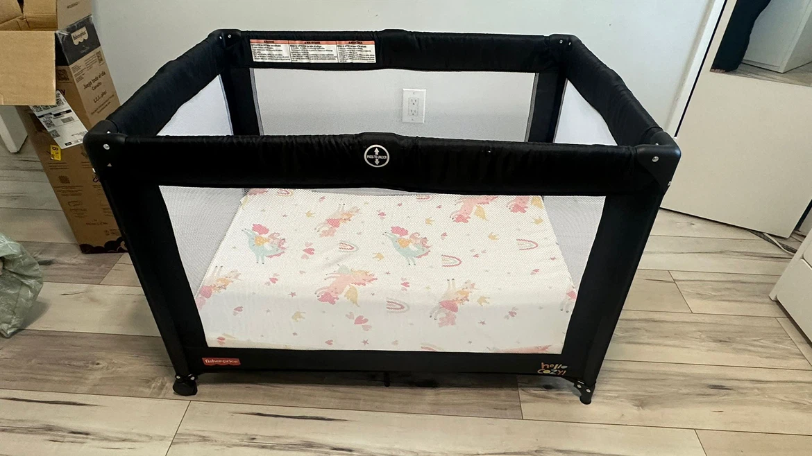 Fisher-Price Hello Cozy Playard - photo 3