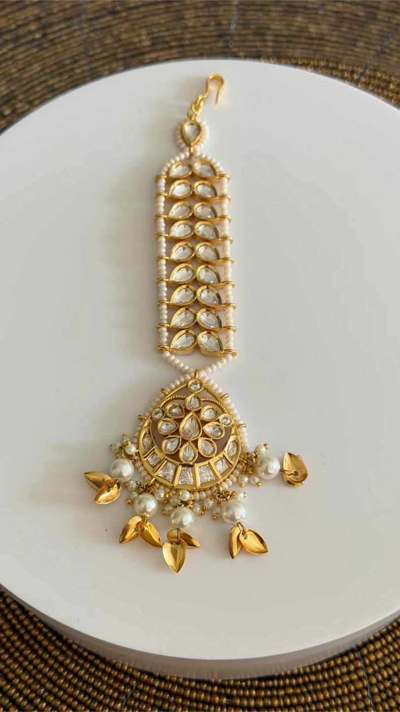 Traditional Kundan Maang Tikka