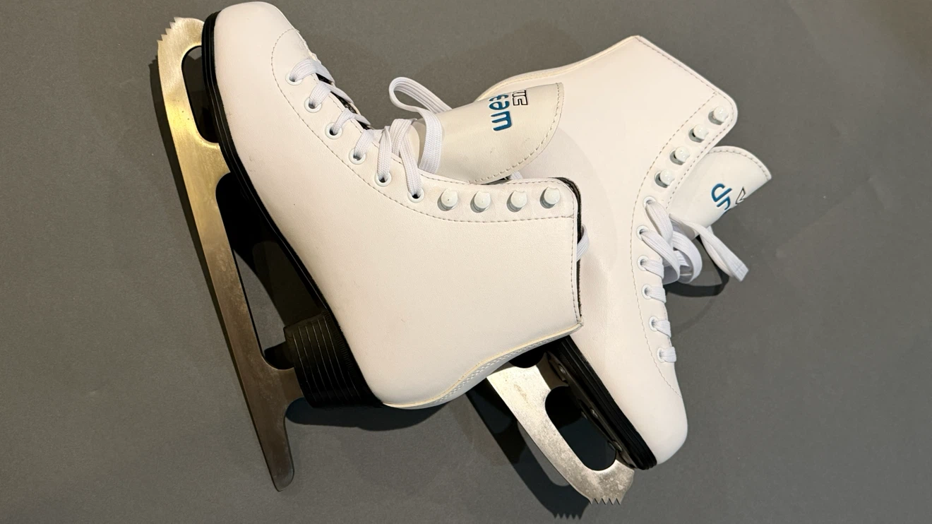 White Figure Skates Size 5 - photo 3
