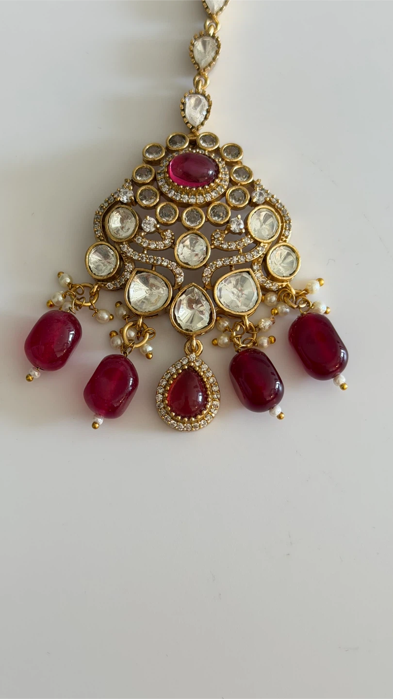Traditional Kundan Maang Tikka with Red Beads - photo 2