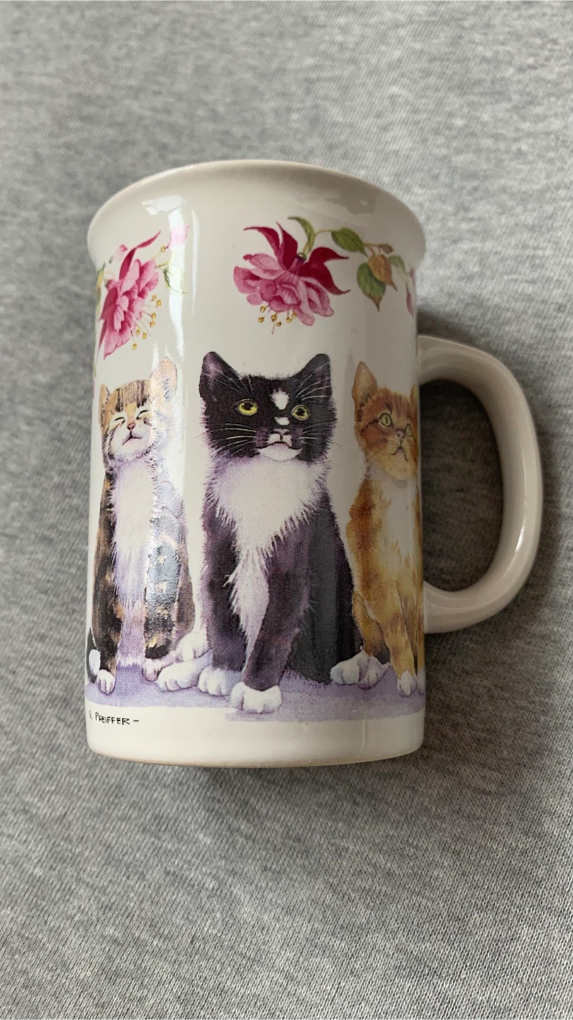 Capilano Felines Valerie Pfeiffer Mug