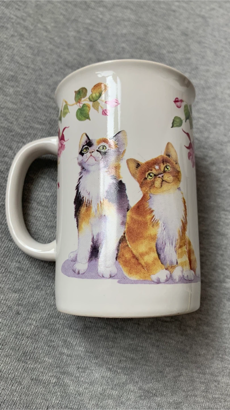Capilano Felines Valerie Pfeiffer Mug - photo 2