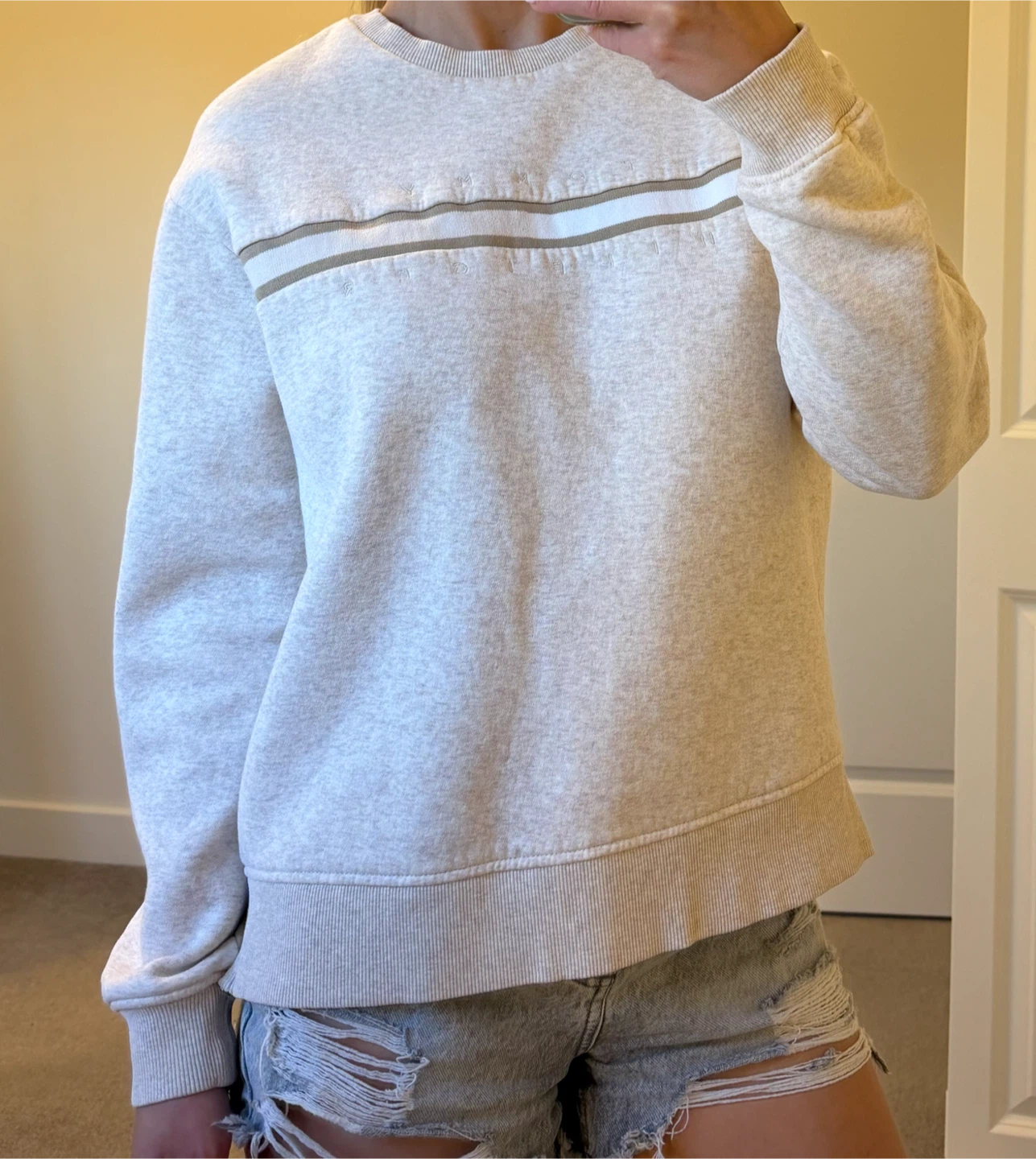 Tommy Hilfiger grey crewneck sweatshirt - photo 2