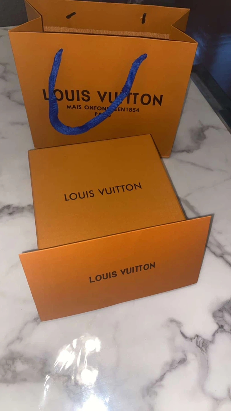 Louis Vuitton M9213 Belt