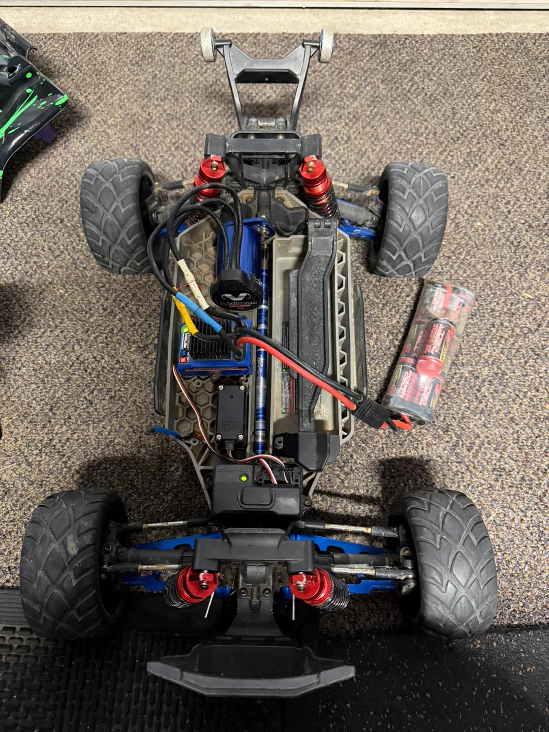 Traxxas hoss 4x4 VXL brushless - photo 3