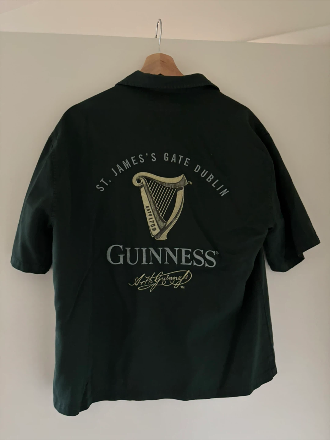 Abercrombie & Fitch Guinness Cropped Shirt
