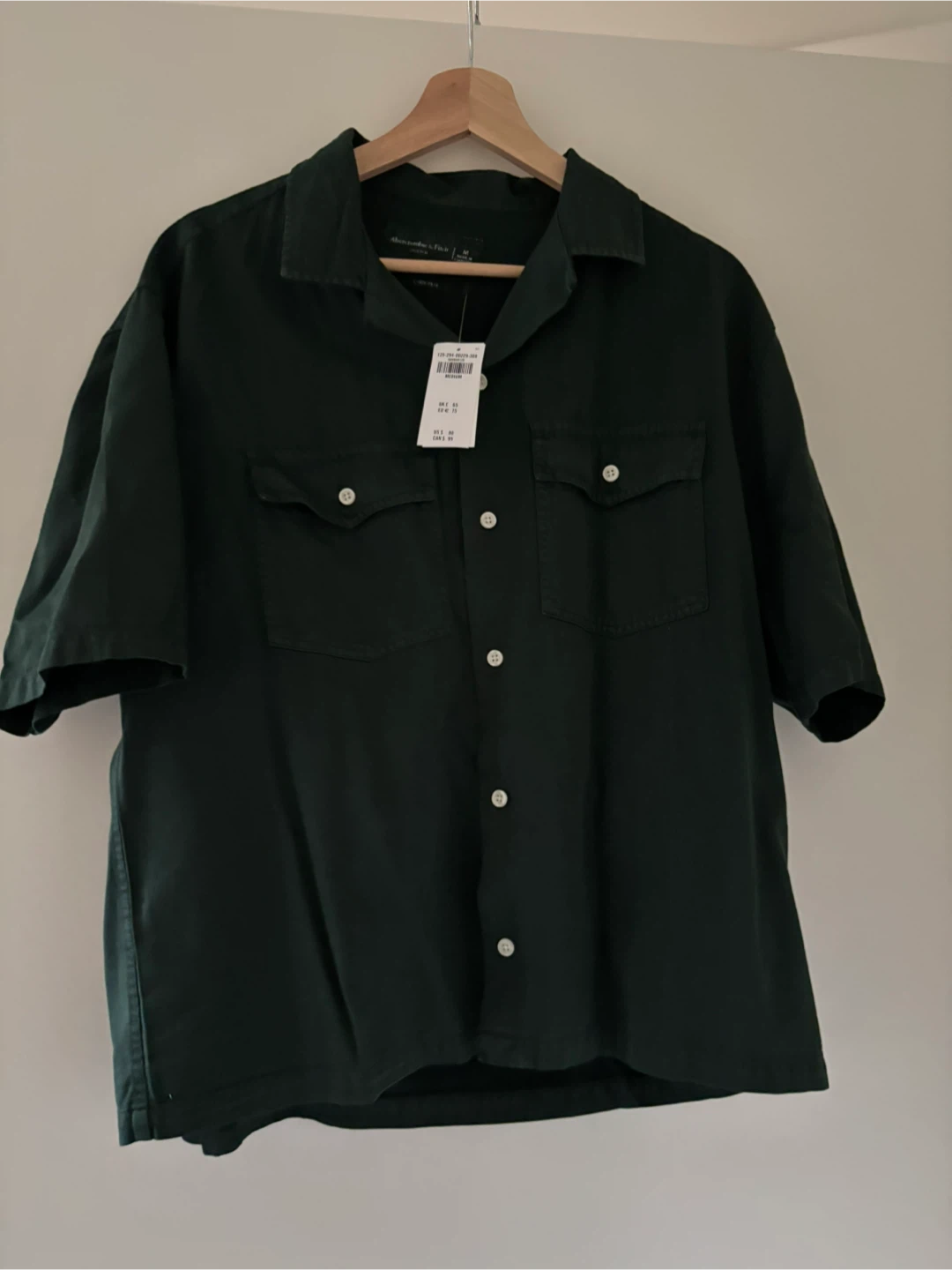 Abercrombie & Fitch Guinness Cropped Shirt - photo 3