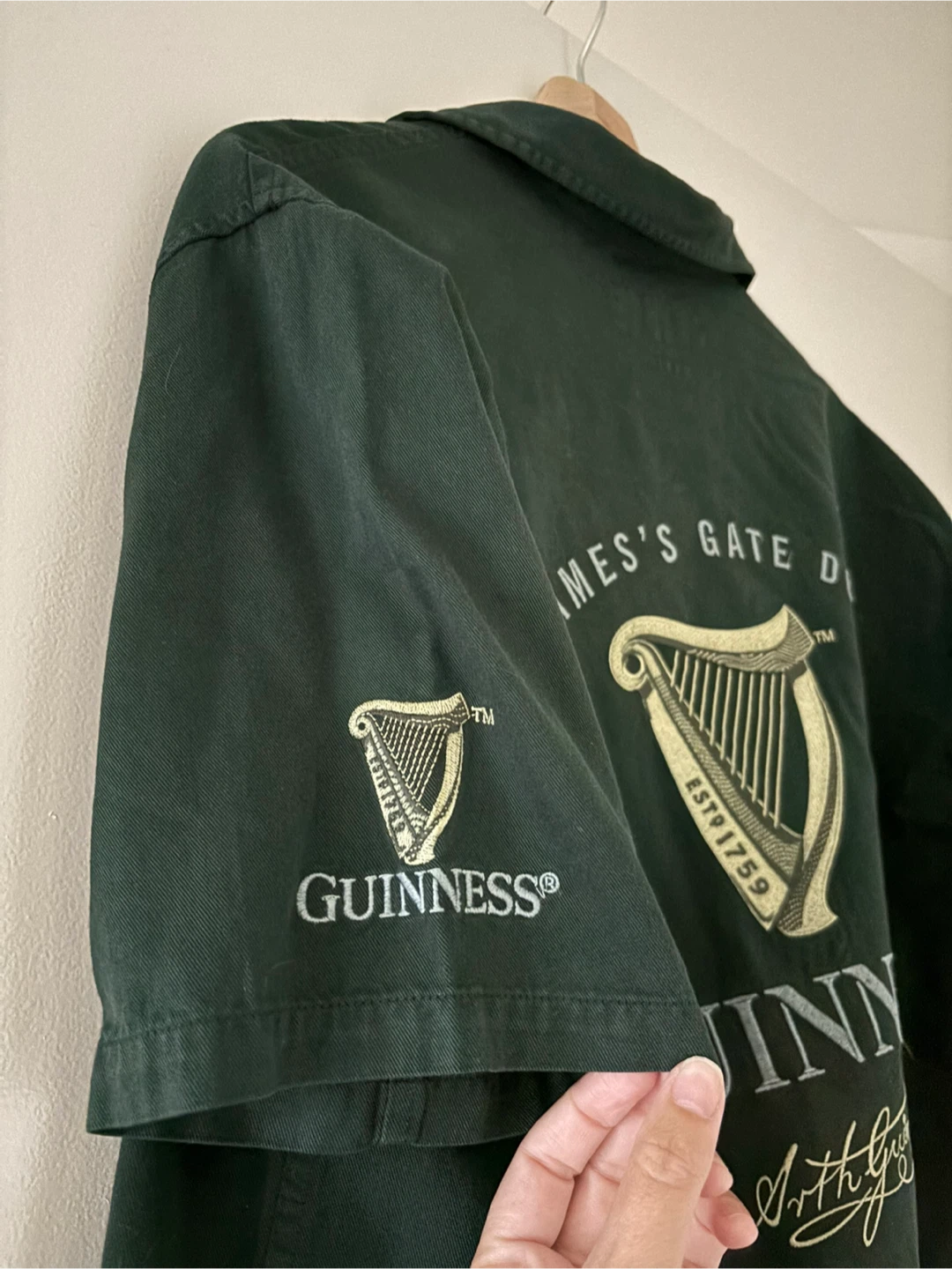 Abercrombie & Fitch Guinness Cropped Shirt - photo 2
