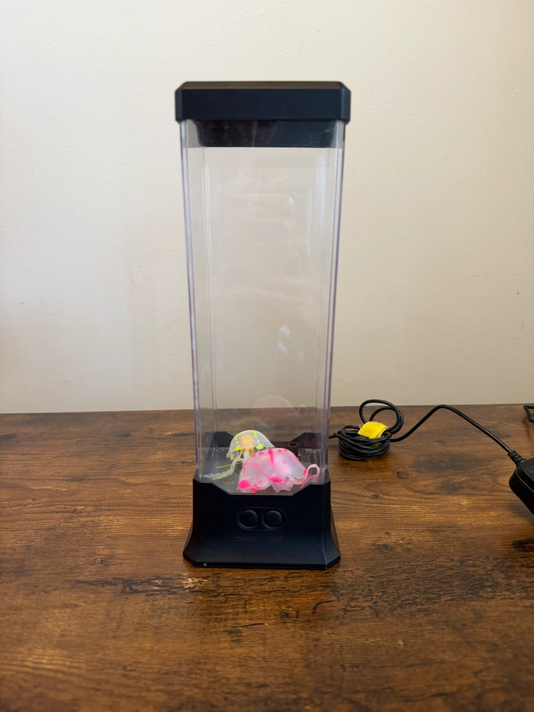 Jellyfish Mood Lamp from amazon.