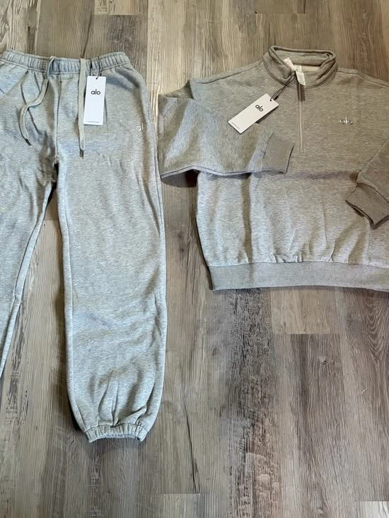 Alo Yoga matching grey set