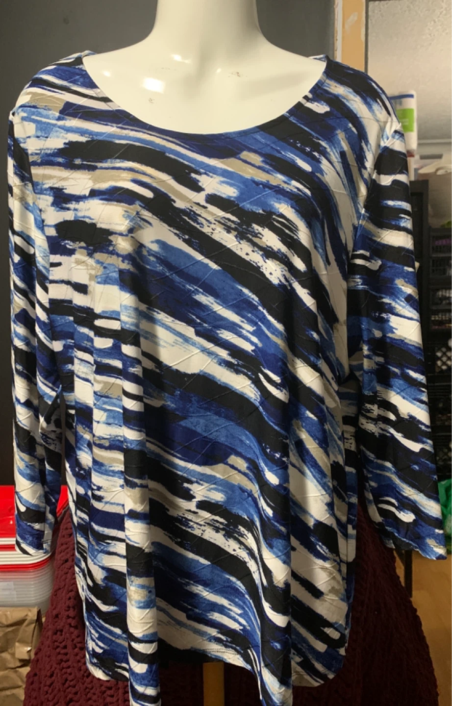 TanJay Blue and White Abstract Print Top
