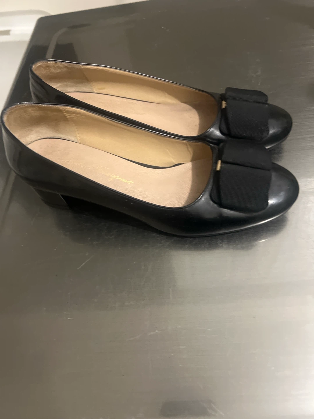 Salvatore Ferragamo Vara Bow Black Pumps - photo 3