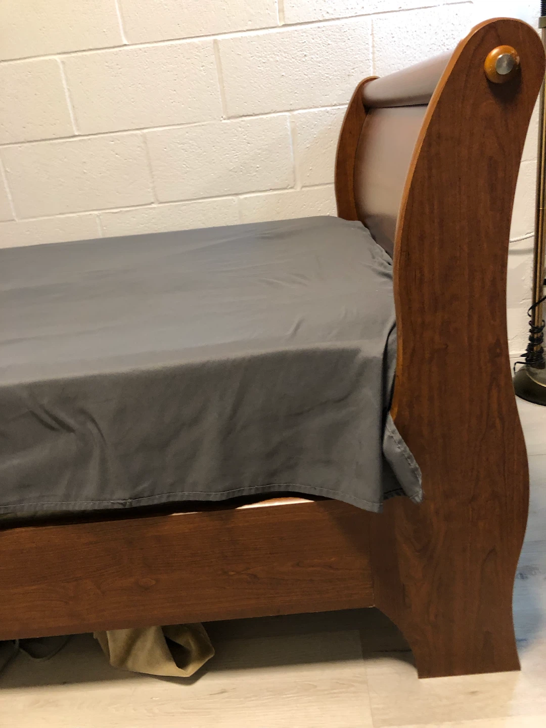 Twin Size Wooden Sleigh Bed Frame - photo 4