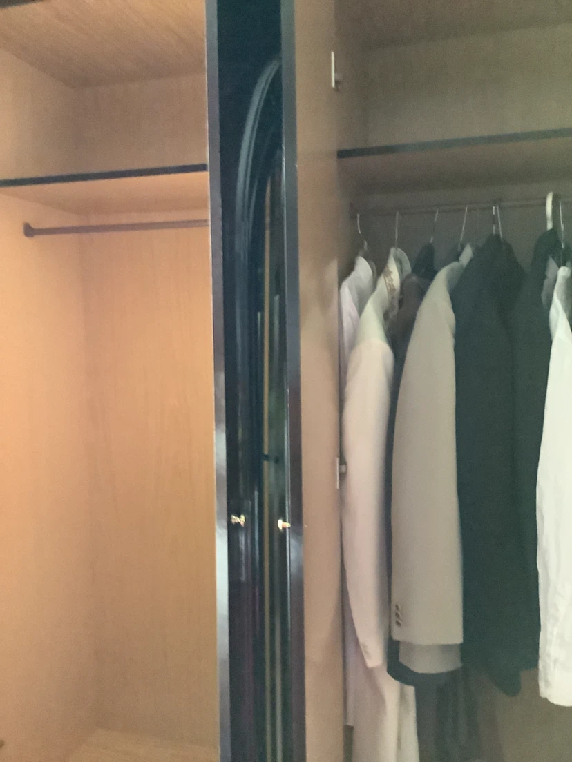 Armour/ walk in closet - photo 3