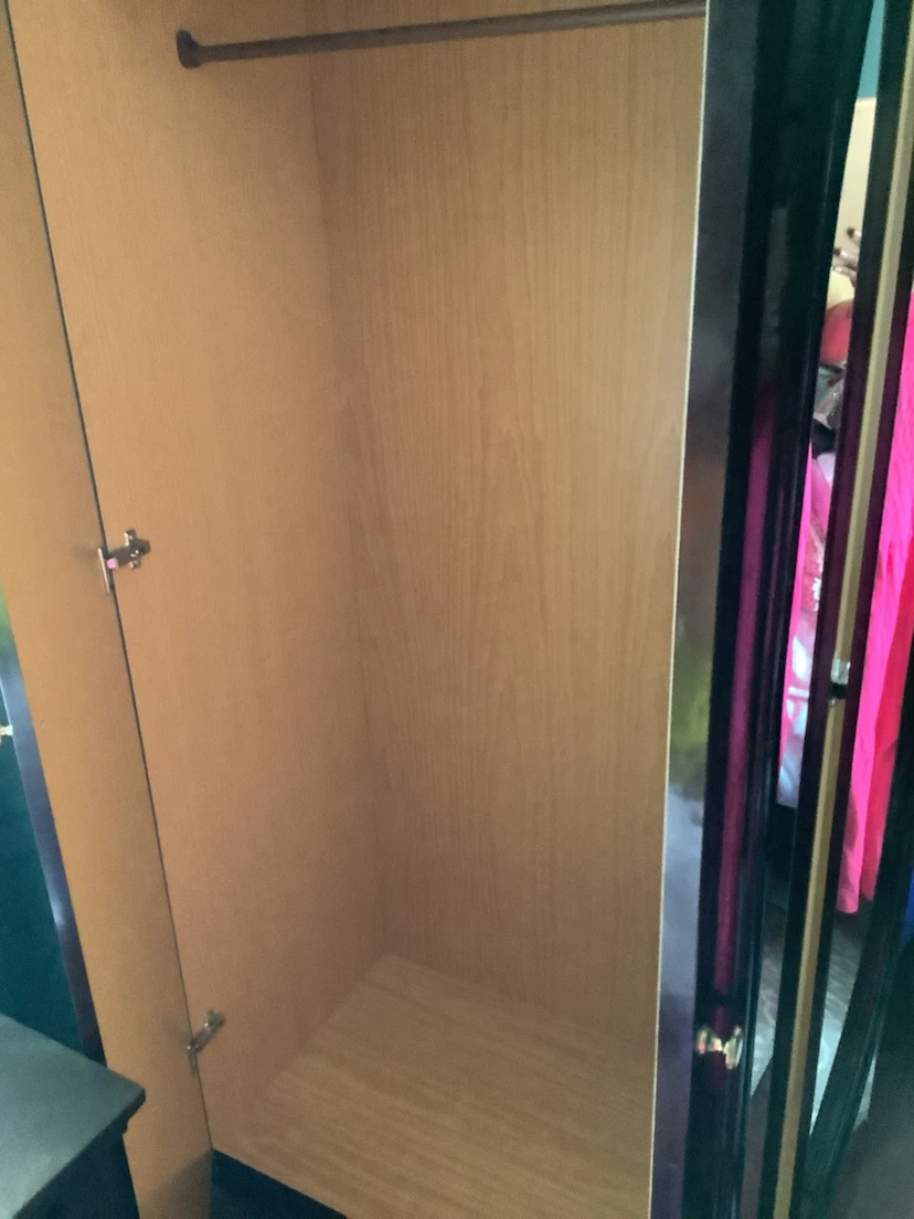Armour/ walk in closet - photo 4