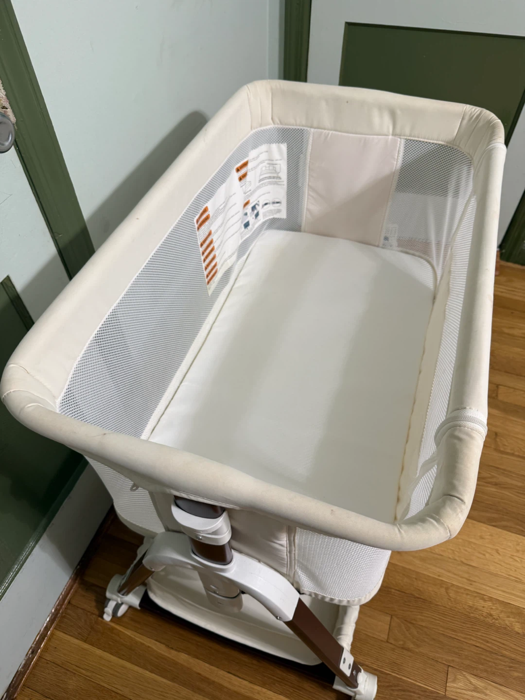 Baby Bedside Bassinet - photo 2