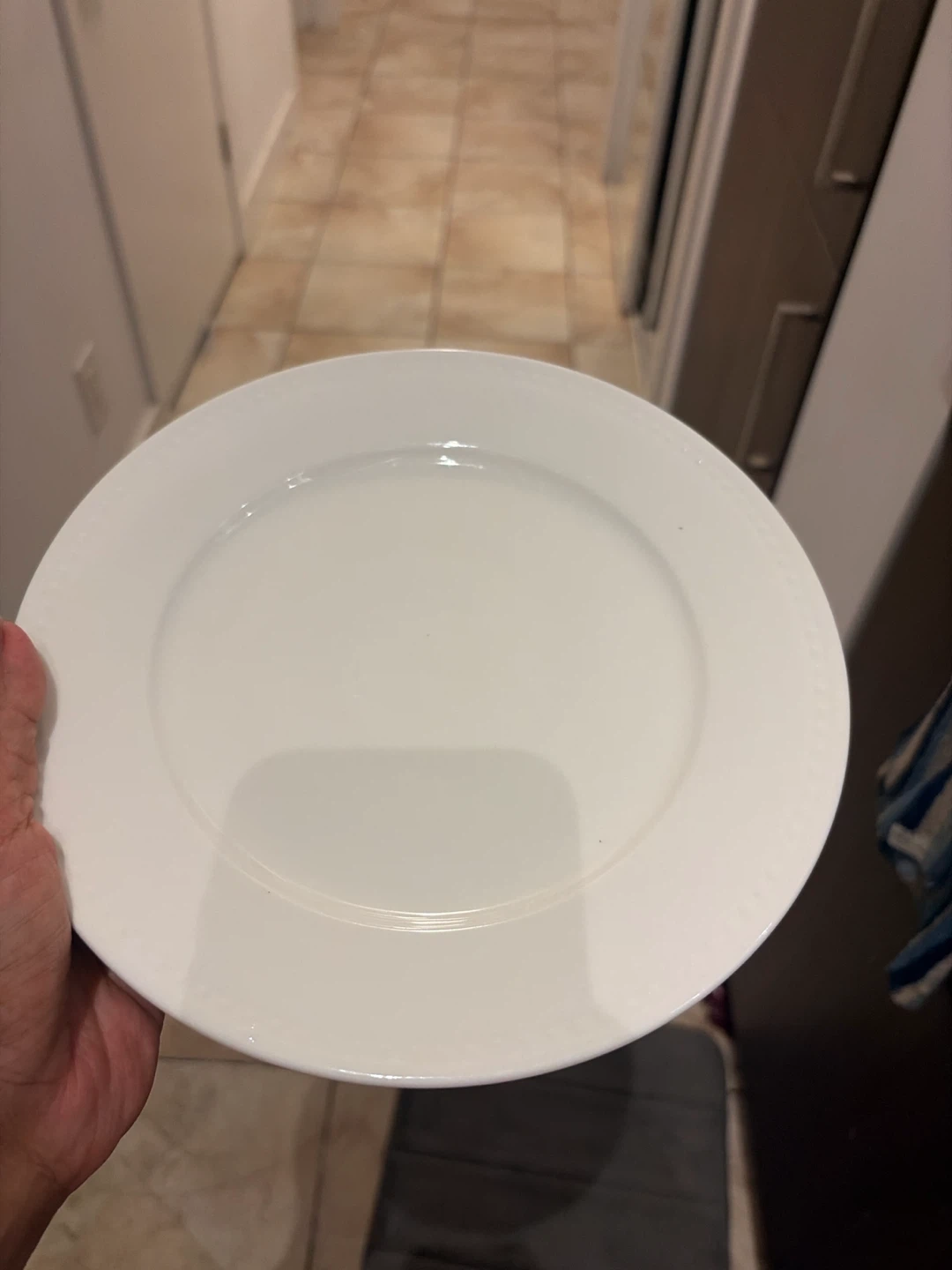 Set of 5 White Ceramic Plates - photo 3