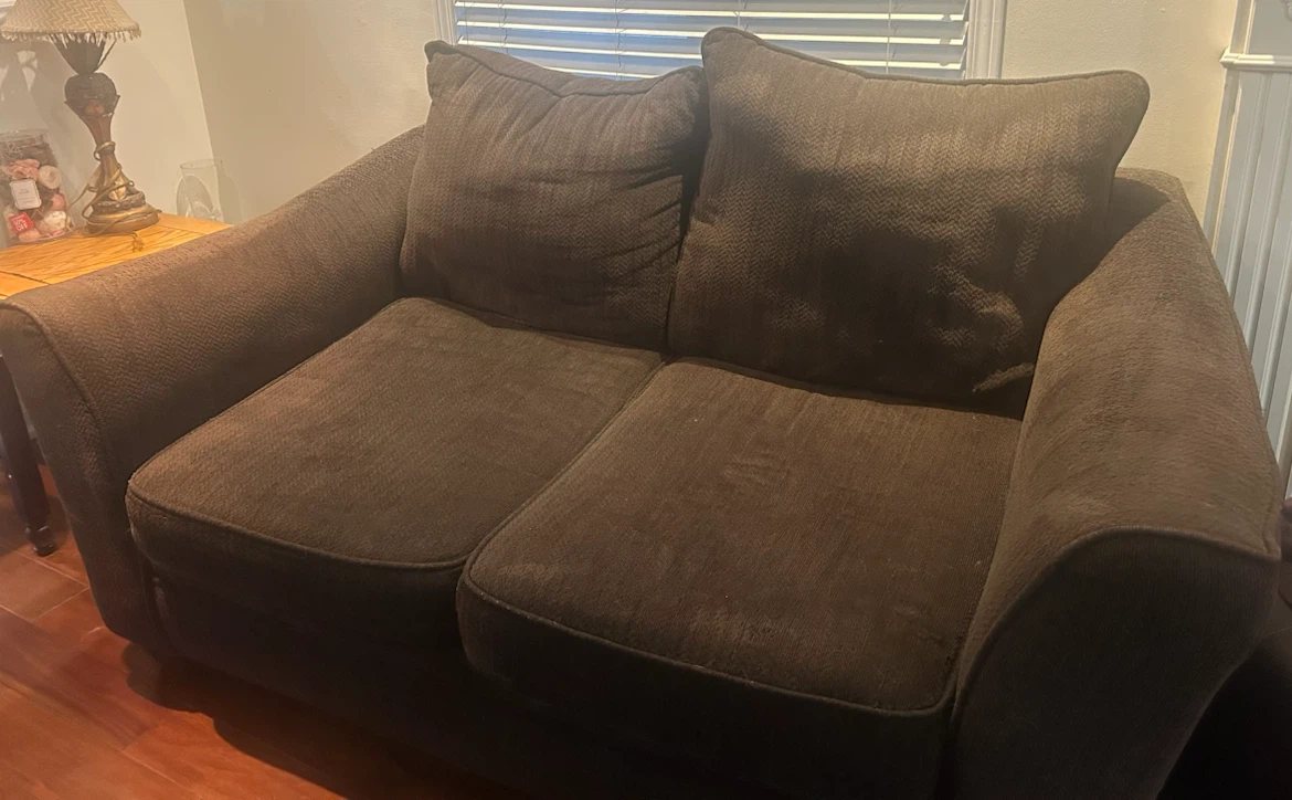 Couch - photo 2