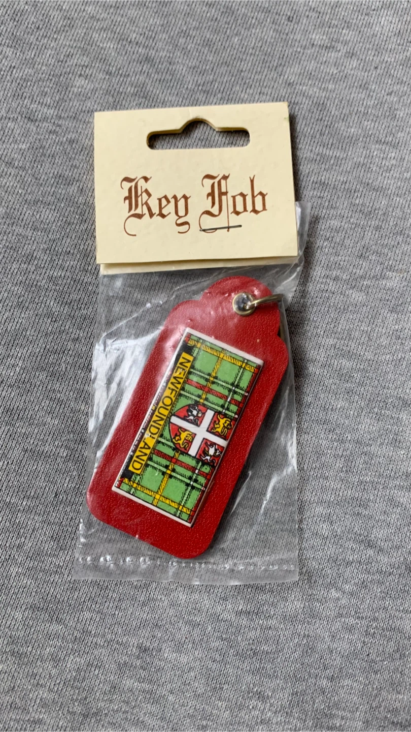 Vintage Newfoundland Tartan Leather Keychain - photo 3