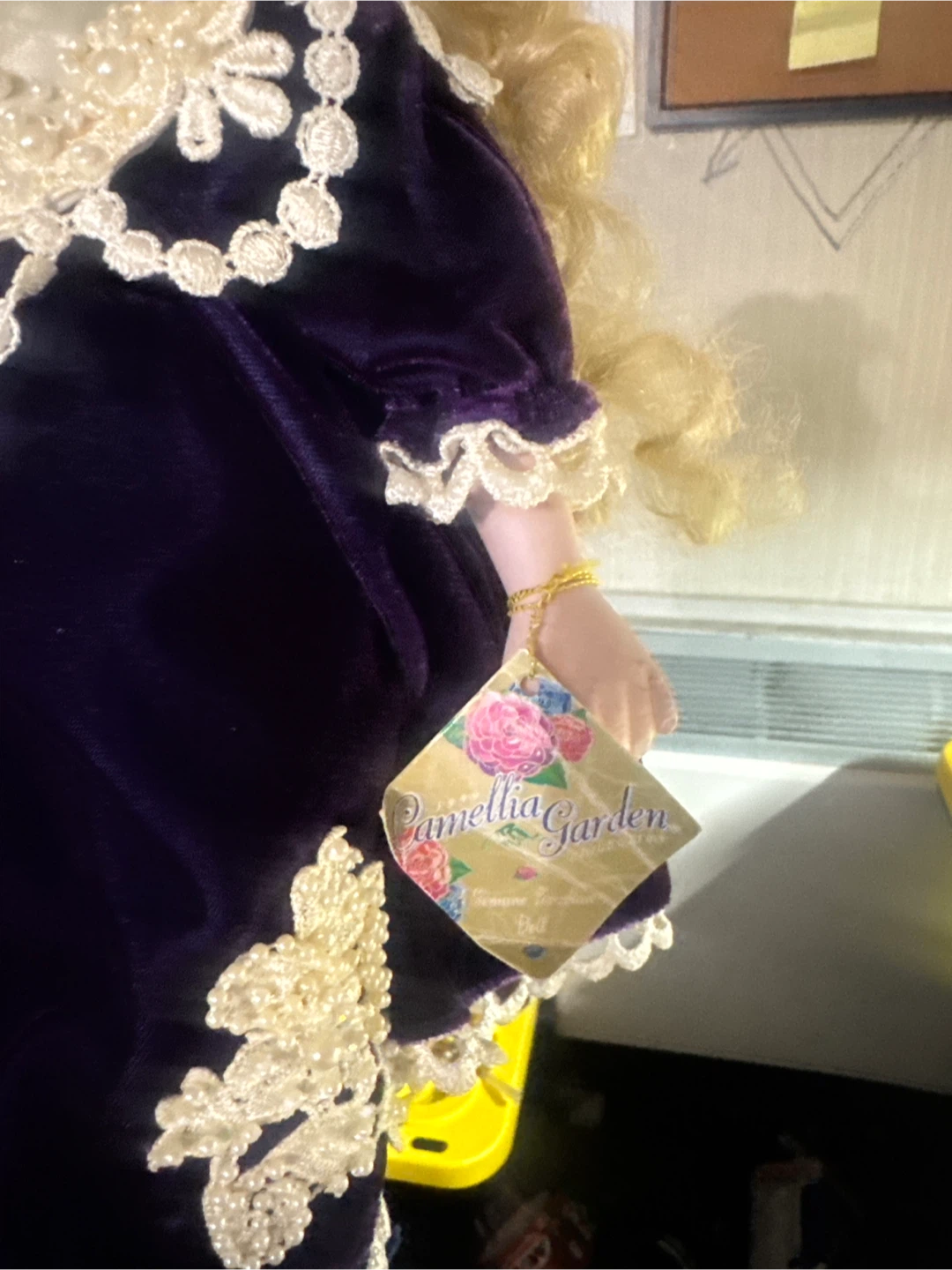 Camellia Garden Porcelain Doll with Mini Doll - photo 3