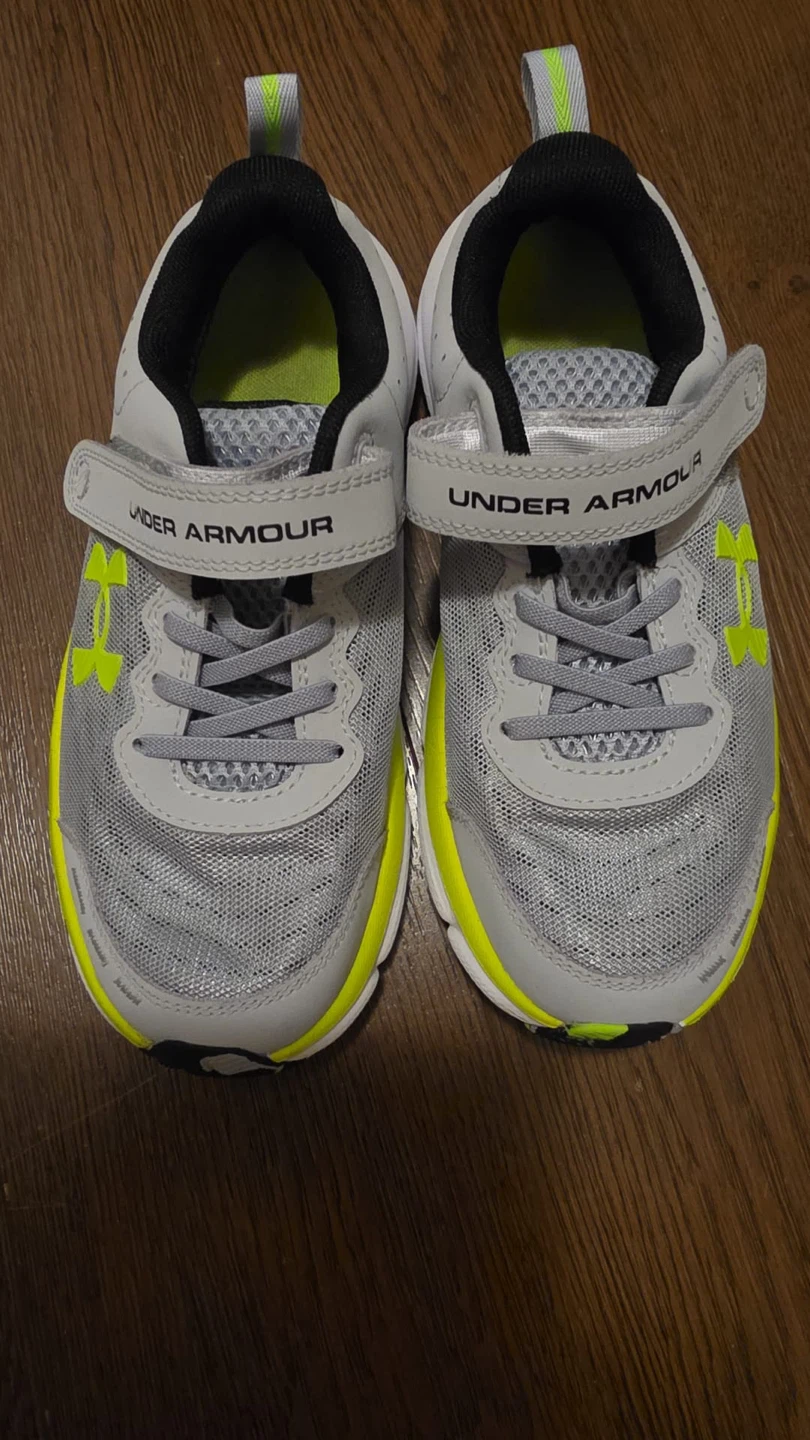 Under Armour Youth Sneakers Size 3Y