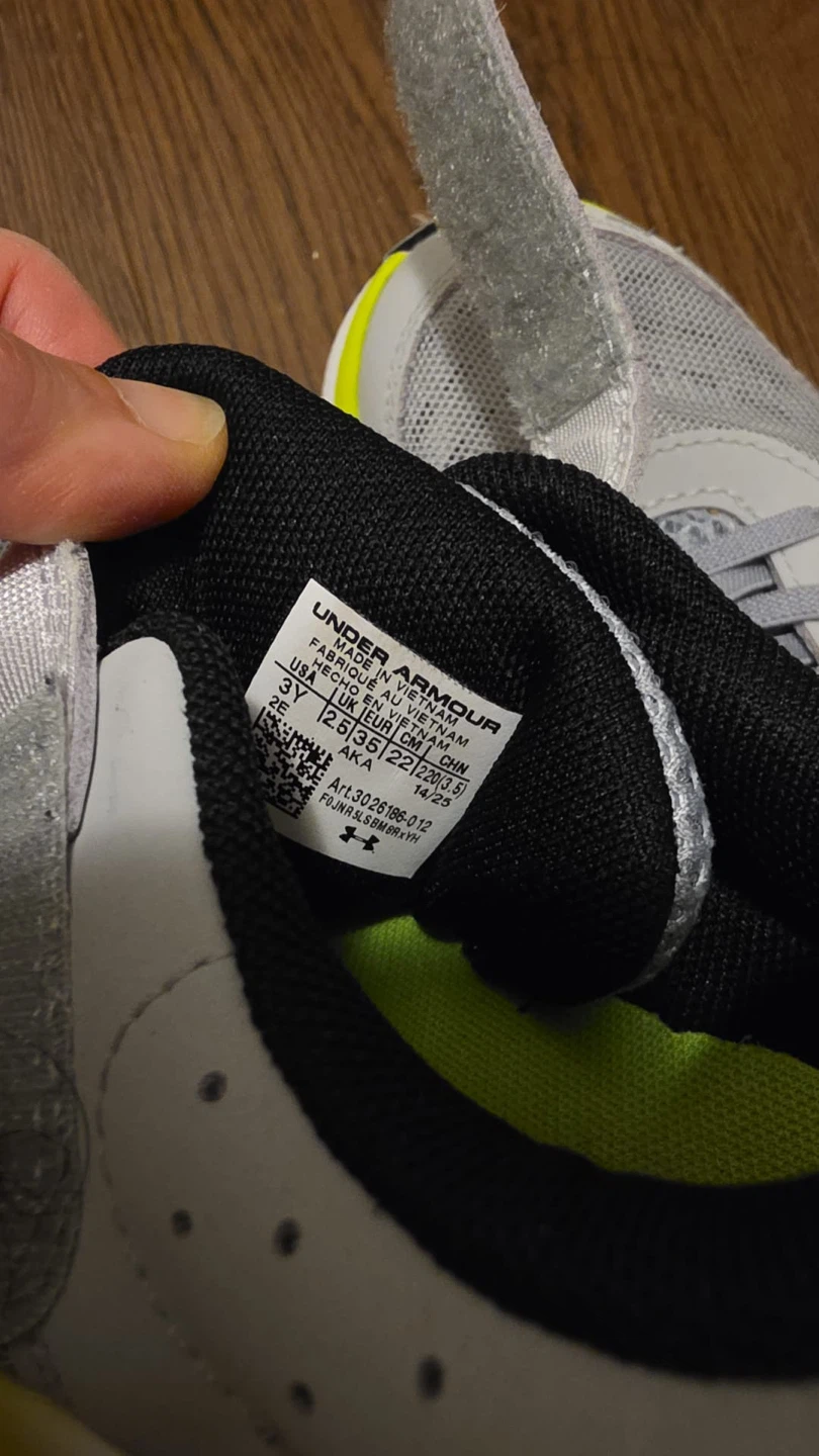 Under Armour Youth Sneakers Size 3Y - photo 2