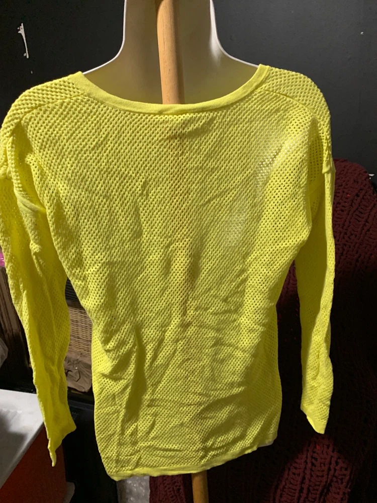 Gap Neon Yellow Mesh V-Neck Sweater - photo 2