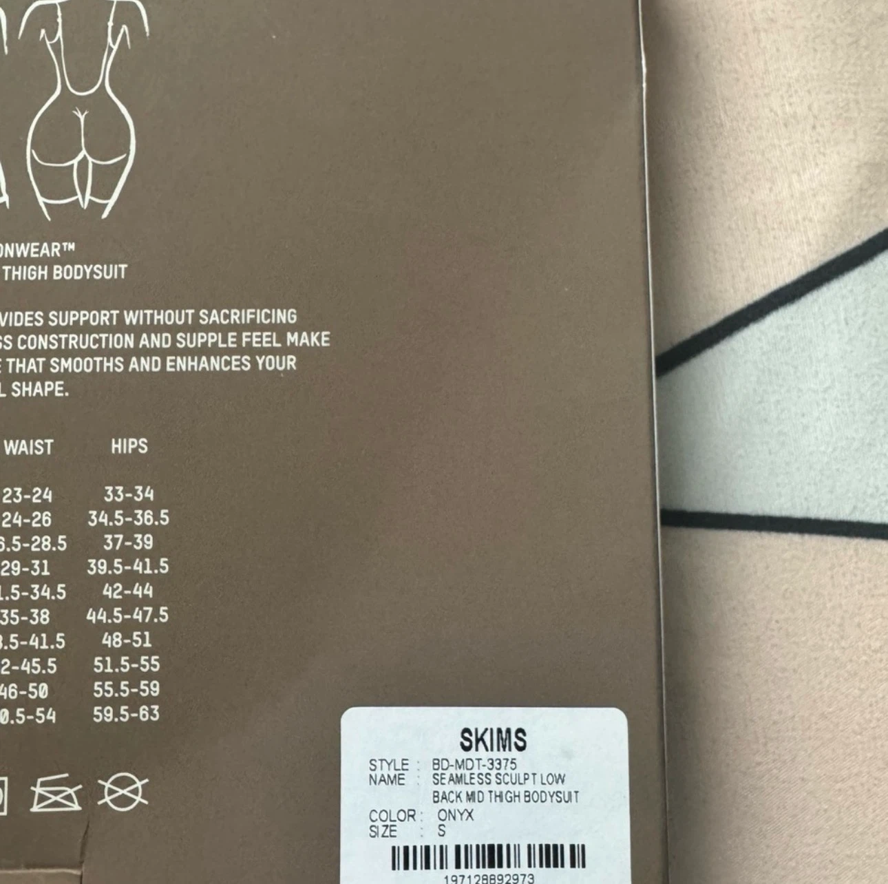 SKIMS Seamless Sculpt Low Back Mid Thigh Bodysuit (size s) - photo 5
