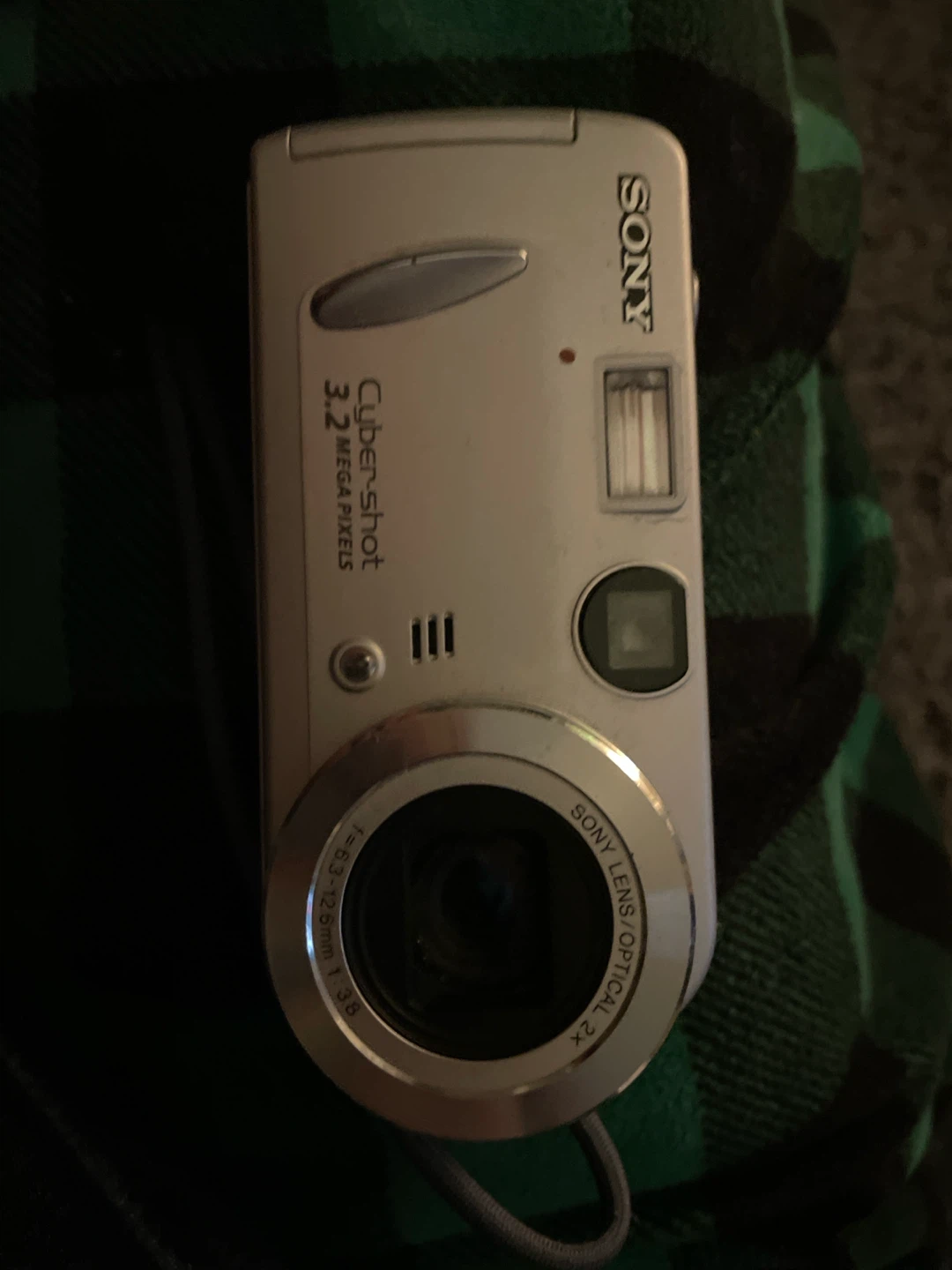 Sony Cyber-shot DSC-P52 Digital Camera