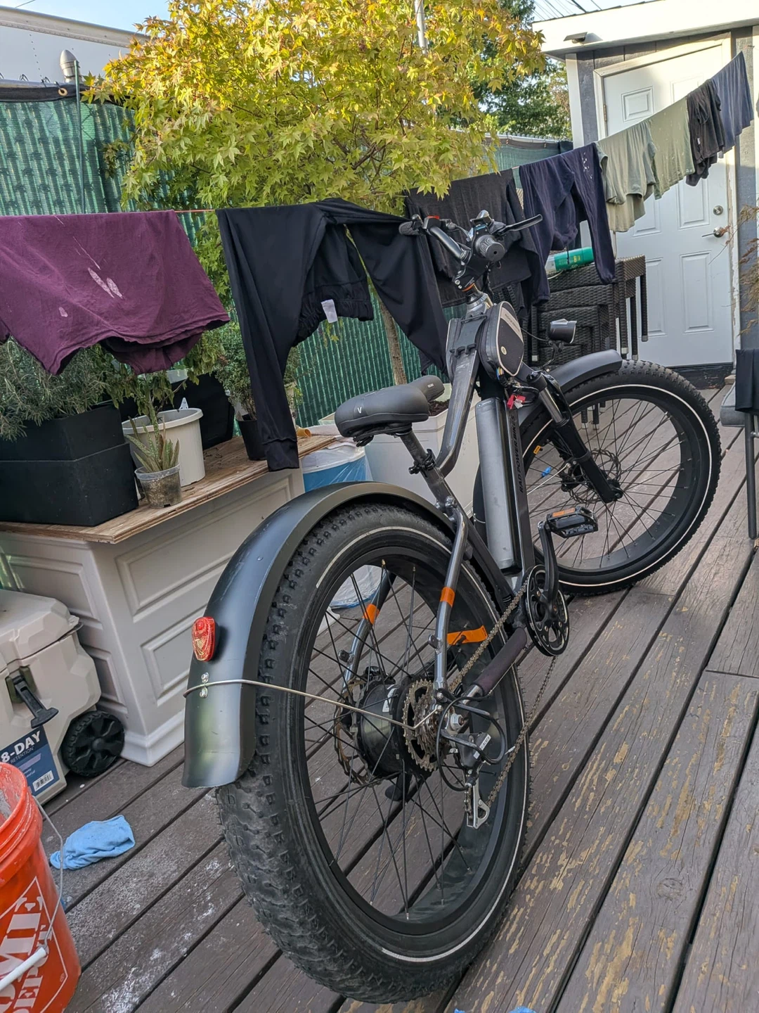 Rad Power Bikes E-bike Comes with 2 batteries and WORTH 2500 - photo 2
