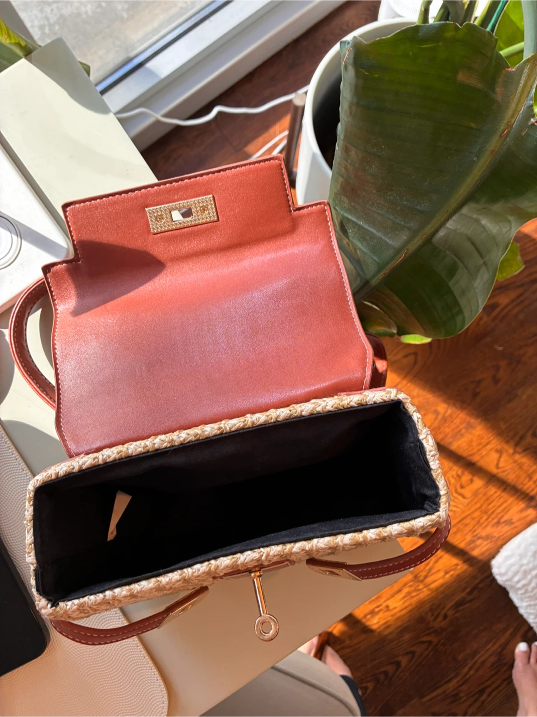 Brown Woven Straw and Leather Handbag - photo 4