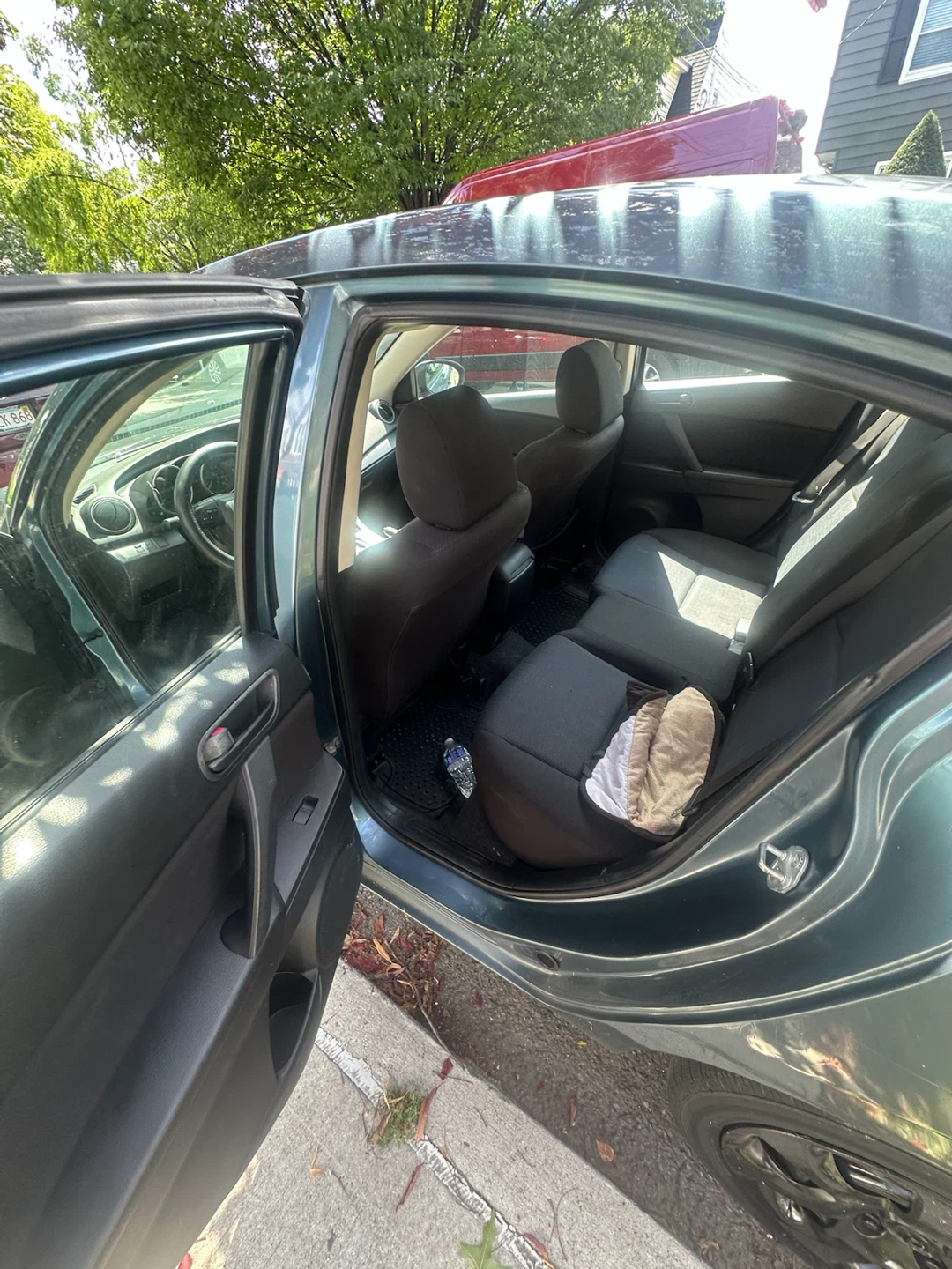 Mazda 3 Sedan. 2011 - photo 2