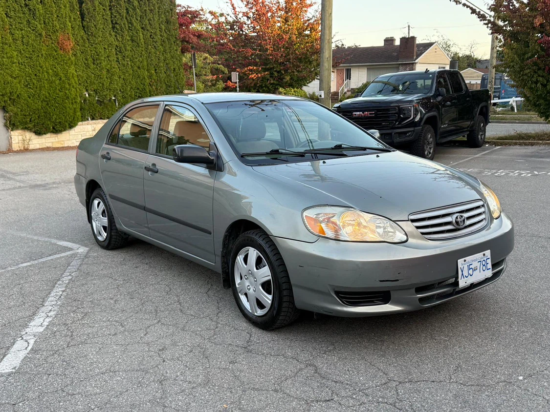 2004 Toyota Corolla - photo 2