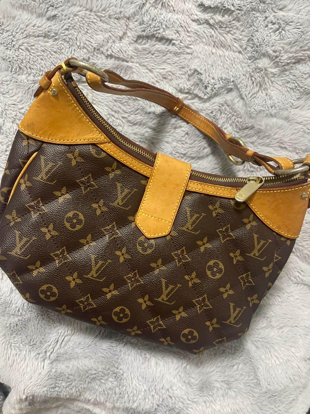 Louis Vuitton Monogram Quilted Shoulder Bag - photo 3